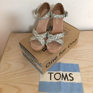 Toms Strappy Wedge Sandals Size 7